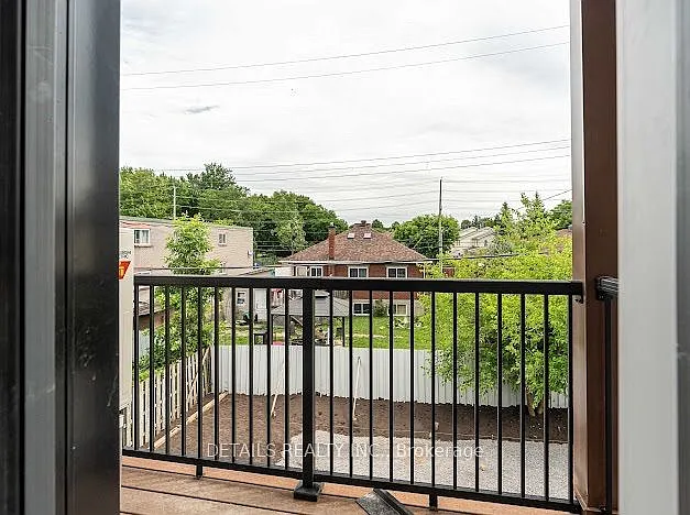 659 Donat St #201 — Photo 12