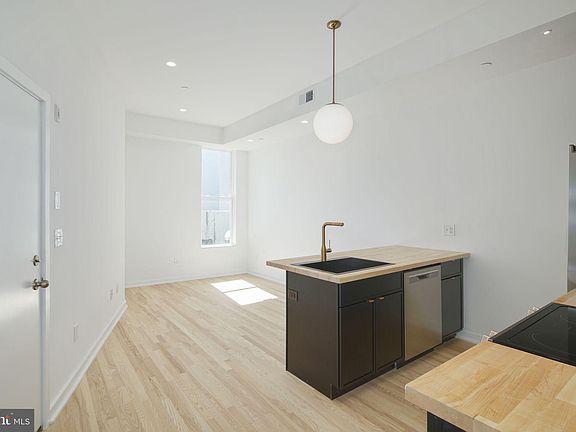 5th image of 2331 Frankford Ave #3