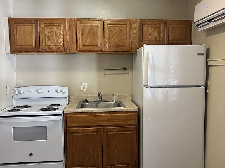 228 Main St #2B — Photo 2