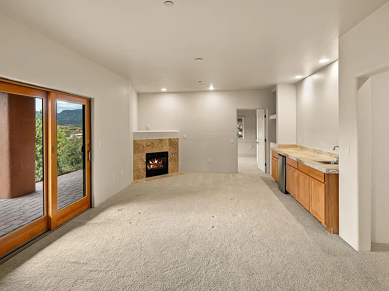 227 Les Springs Dr — Photo 47
