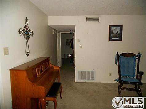 5th image of 132 Shenandoah Dr