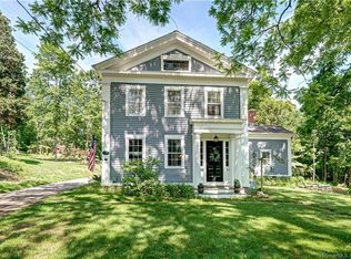 555 Amity Rd, Woodbridge, CT 06525