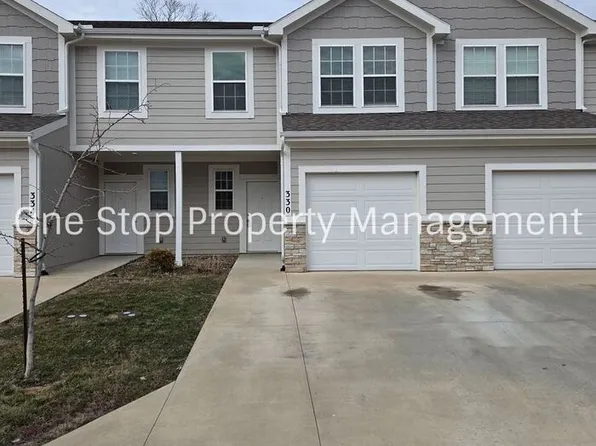 330 N 6th Ter, Louisburg, KS 66053