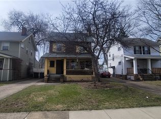 2070 Carabel Ave, Lakewood, OH