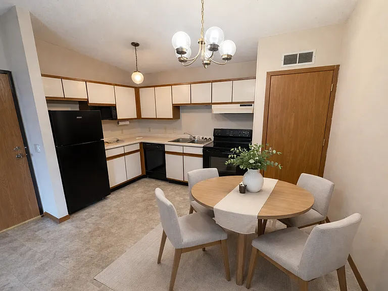 2208 Hanley Rd #6 — Photo 11