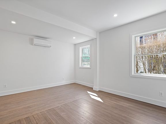 4th image of 7 Hill St Floor 1