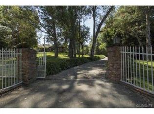 18800 Wells Dr, Tarzana, CA 91356