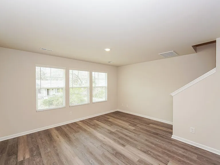 229 Kennerly Ave #D — Photo 4