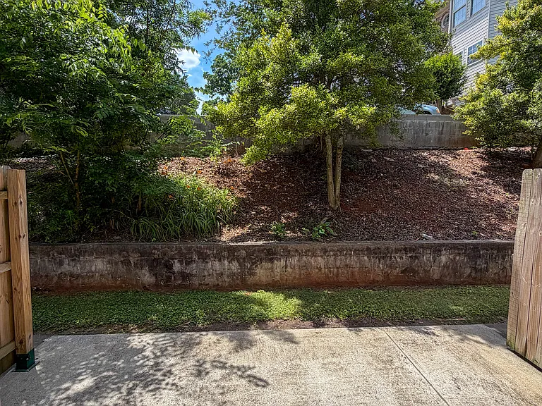 411 N Thornton Ave #2 — Photo 25