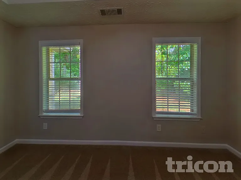 170 Oak Hill Dr — Photo 6