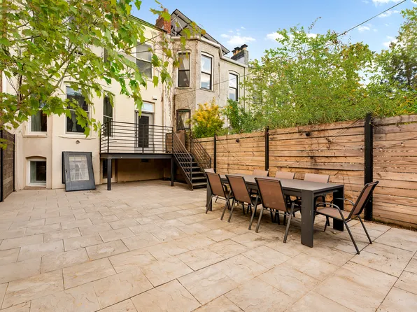 250 East 25th Street image 6 of 21