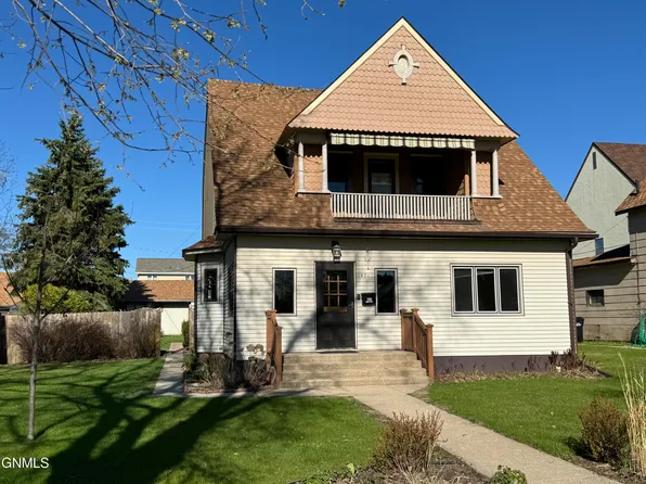 471 4th Ave NW, Valley City, ND 58072