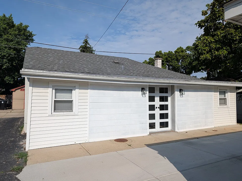931 Dunlop Ave #COACH