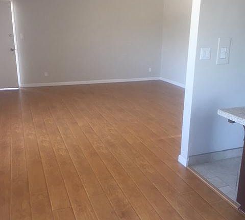 3rd image of 1523 W 35th Pl