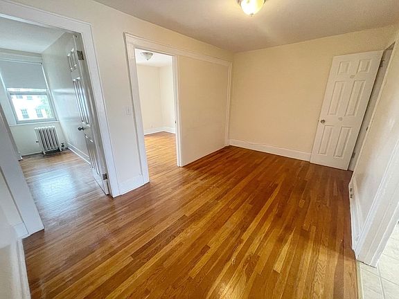 4th image of 20-65 33rd St #Top