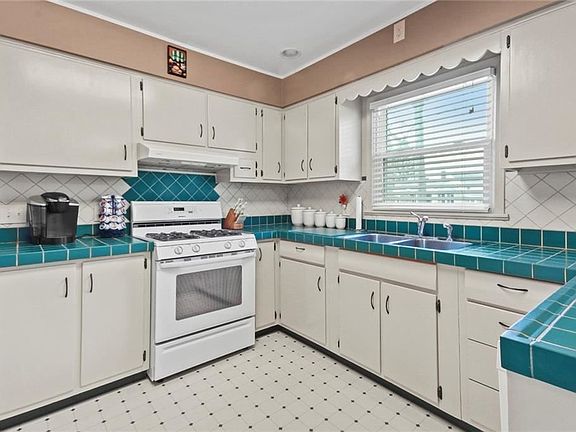 5th image of 3480 Black Oak Ln