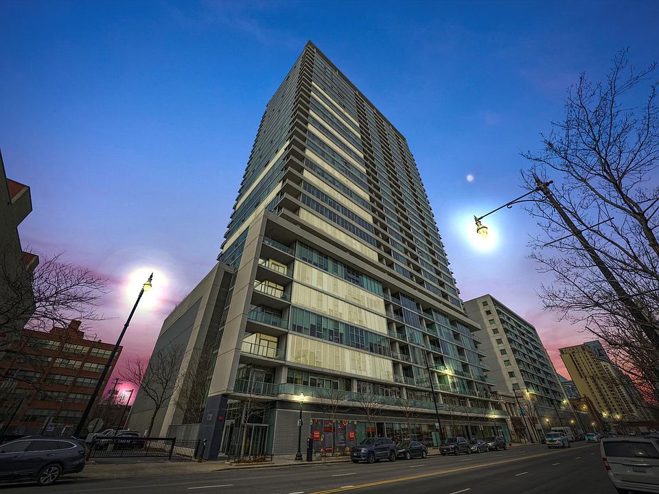 1st image of 1720 S Michigan Ave APT 501