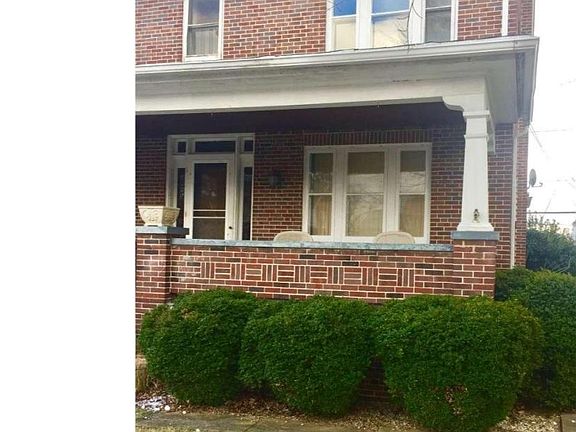 Large relaxing front porch.