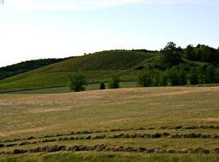 14100 Lookingglass Rd, Winston, OR 97496