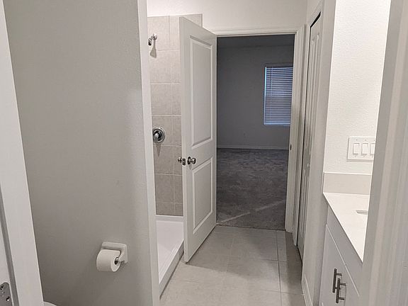 5th image of 951 Hour Glass Rd