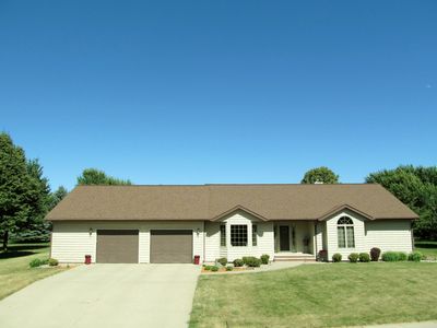 601 Juneau Ave SE, Orange City, IA, 51041