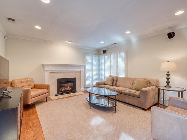 1st image of 1067 Marcussen Dr