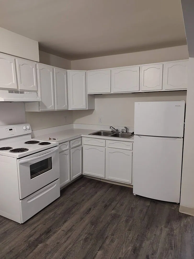 Parkview Manor Apartments — Photo 4