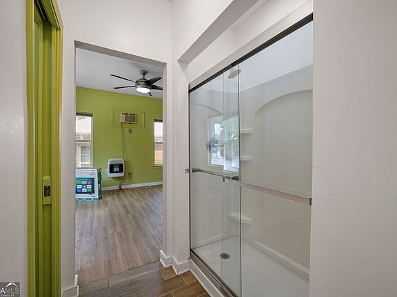 5th image of 590 Glen Iris Dr NE APT B