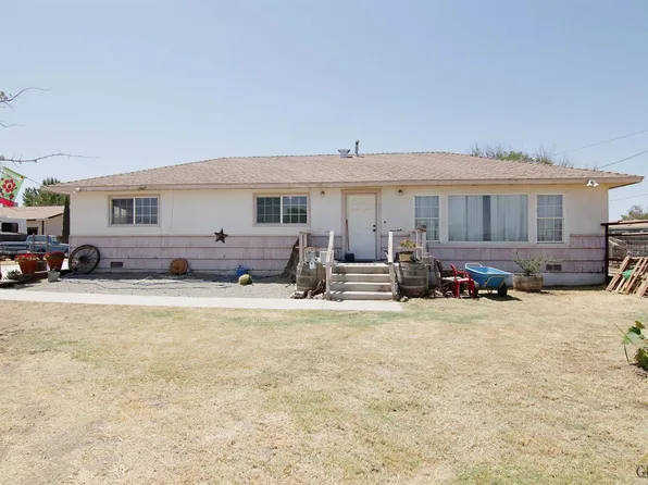 3951 Santa Fe Way, Shafter, CA 93263
