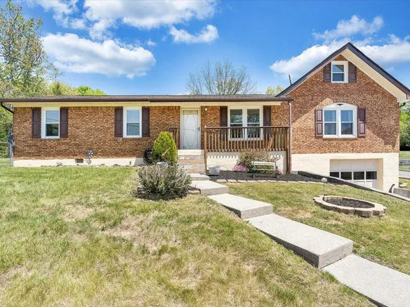 1079 Mildred St, Fincastle, VA 24090