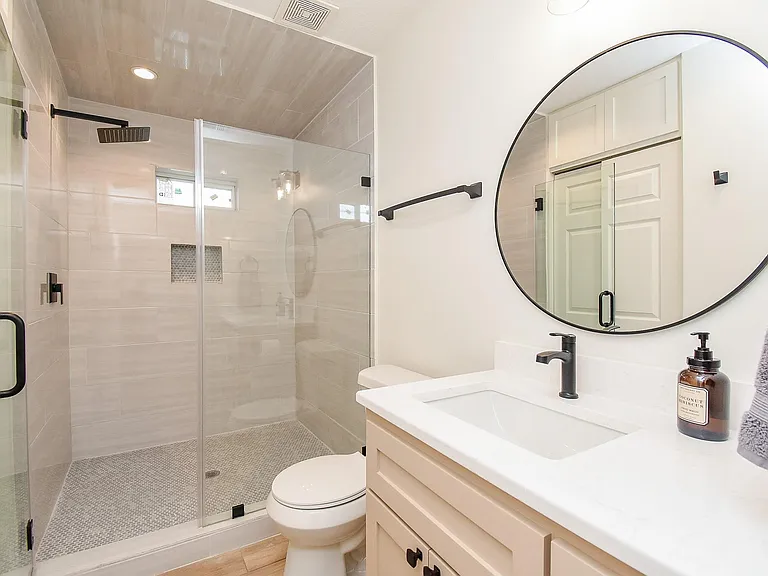 2509 Terry St #B — Photo 10