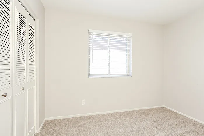 3143 W Julie Dr — Photo 12