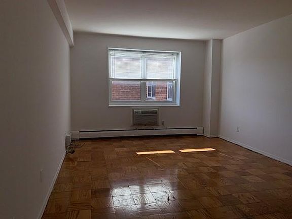 4th image of 101 Lincoln Ave APT 3J