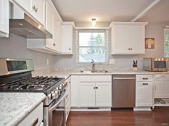 4th image of 303 2nd St