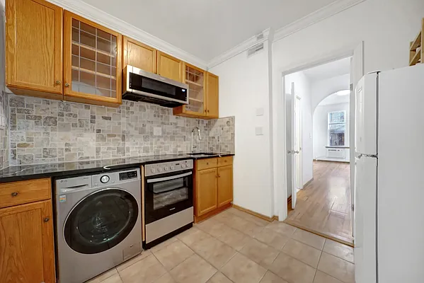 Rented by Compass | media 9