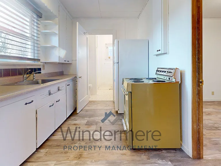 512 Columbia St — Photo 5
