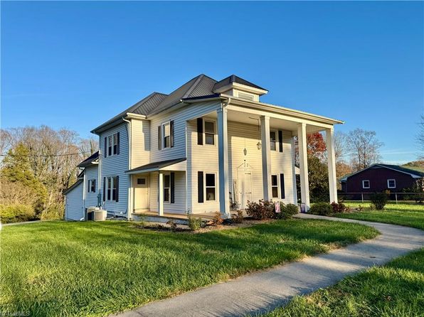 327 S Carolina Ave, Boonville, NC 27011