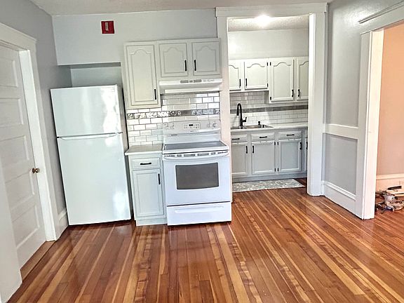 4th image of 223 Central Ave #1