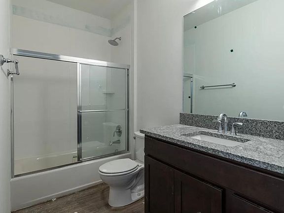4th image of 231 Walton Ave #306