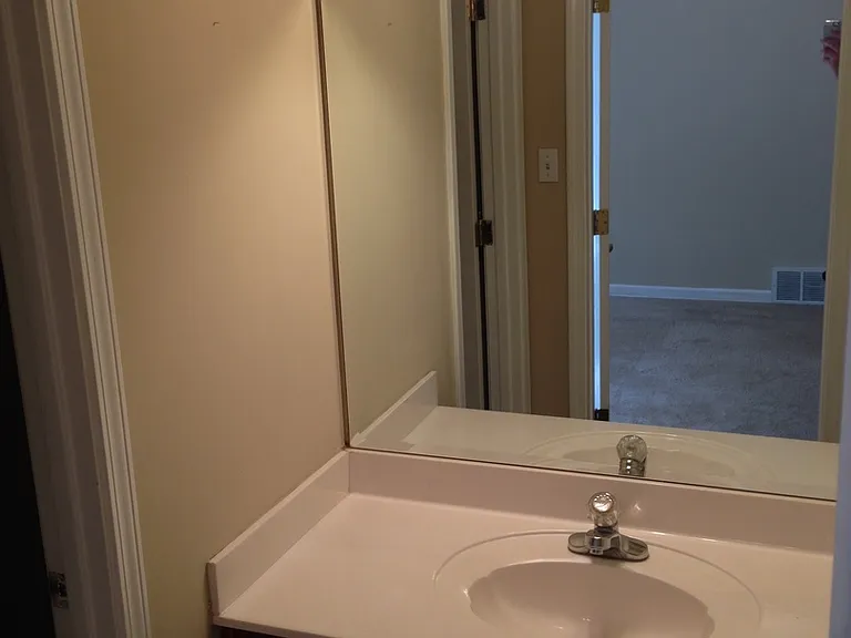1098 Breezy Valley Dr — Photo 9