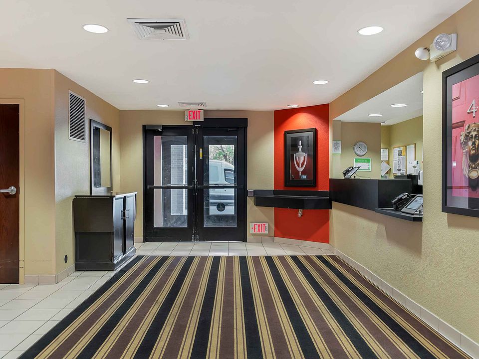 Lobby and Guest Check-in