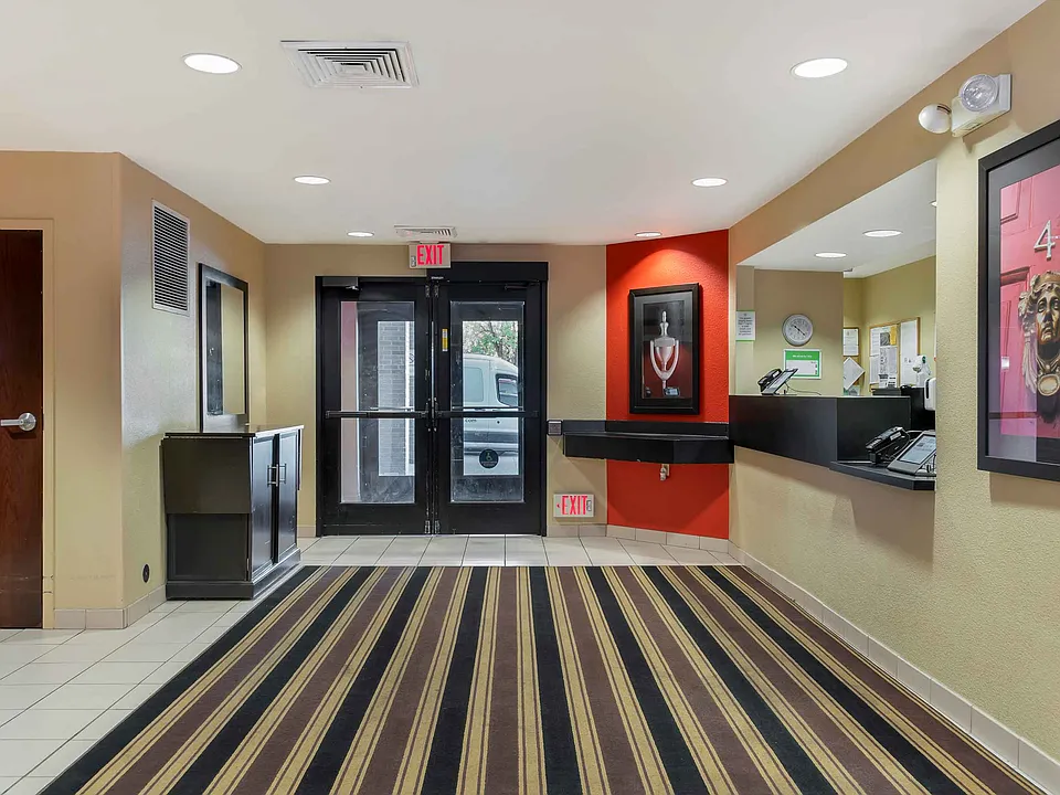 Lobby and Guest Check-in