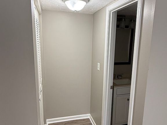 3rd image of 265 Hedgewood Ct