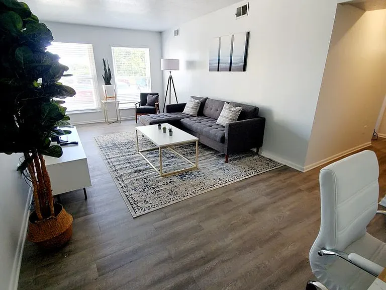 Sugarbush Apartments — Photo 249