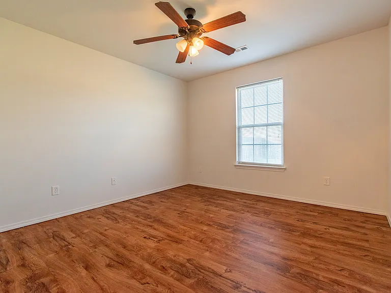 1014 Josie Kate Ln — Photo 11