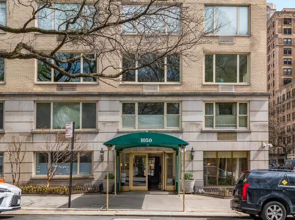 1050 5th Avenue image 20 of 24