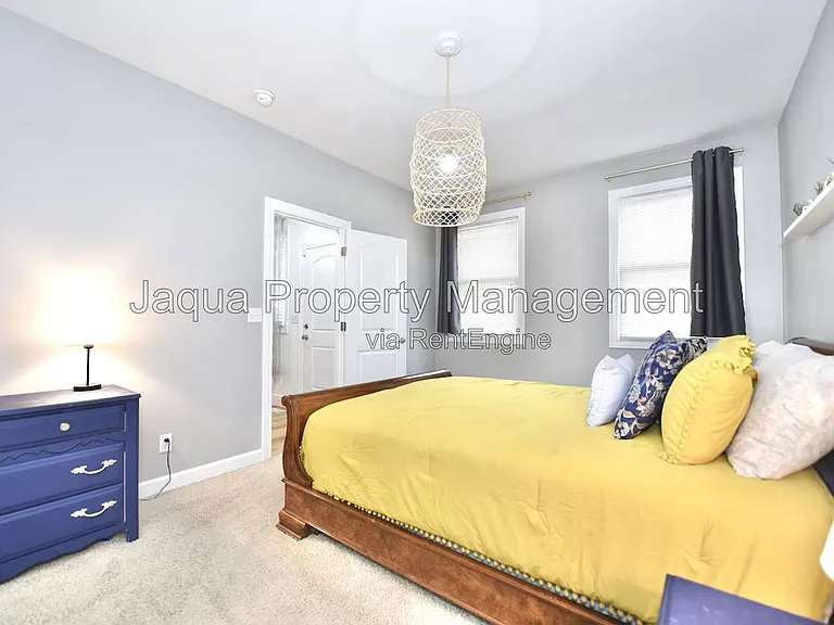 380 Market Pl — Photo 7