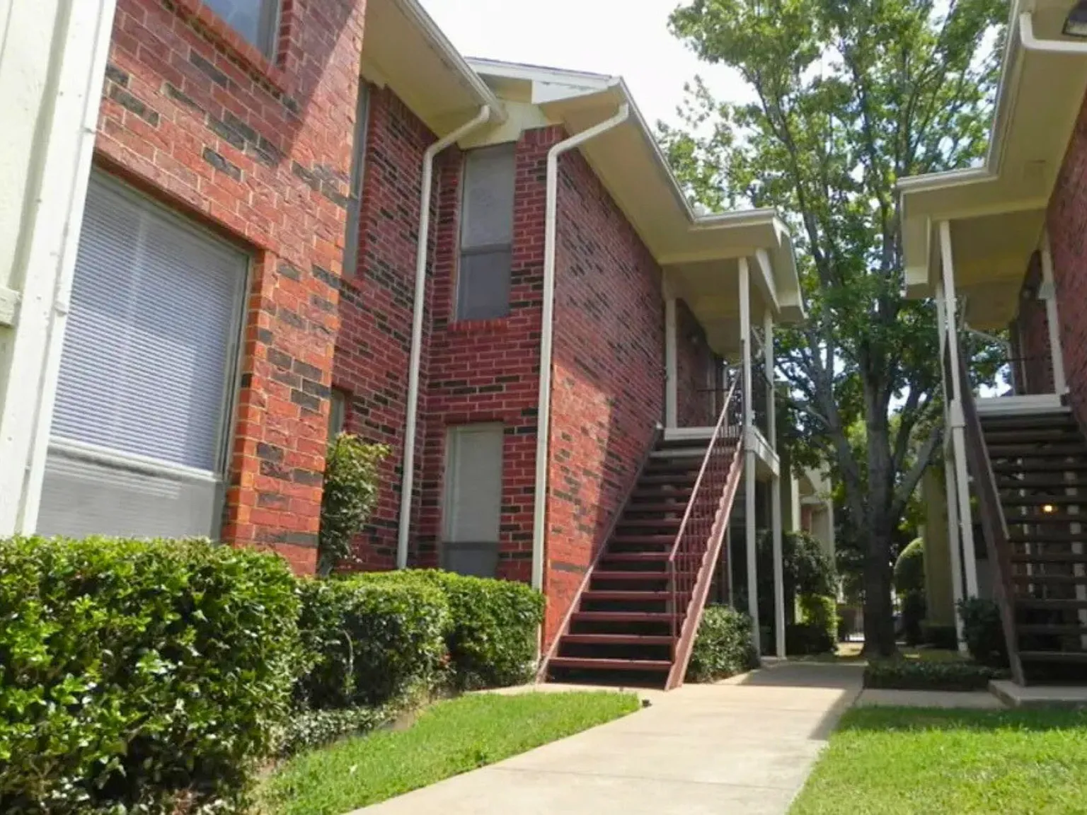 Dove Hollow Apartments — Photo 3