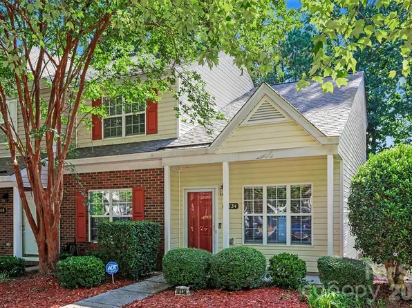 10134 Frosty Ln, Charlotte, NC 28216
