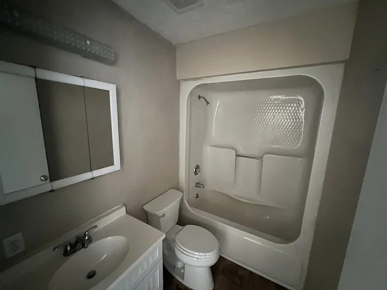 910 Brett Dr #16 — Photo 8